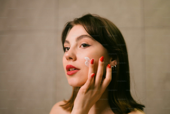 Tẩy trang đúng cách cho người không trang điểm chuẩn nhất